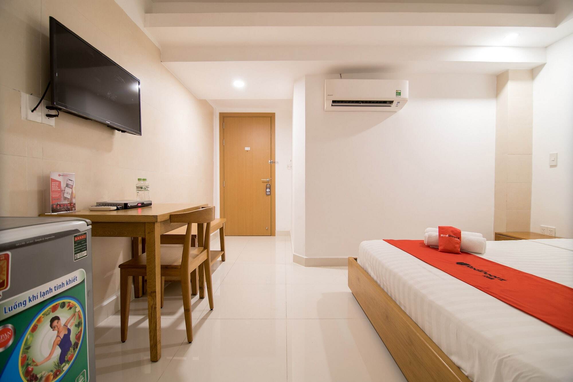 Reddoorz Plus Near Secc D7 Thành Pho Ho Chí Minh Esterno foto