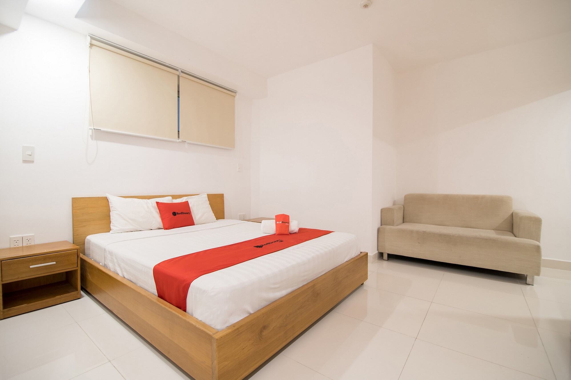 Reddoorz Plus Near Secc D7 Thành Pho Ho Chí Minh Esterno foto